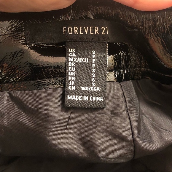 Forever21 Black Faux Leather Belted Mini Skirt NWT - Picture 6 of 8